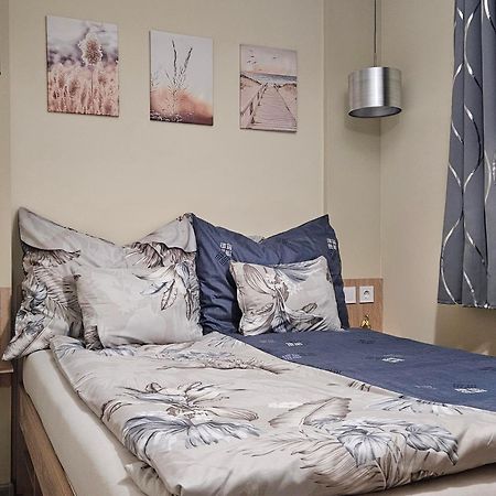Bowery Guest Houses - Arnyas Vendeghazak บาลาโตนัลมาดี ภายนอก รูปภาพ