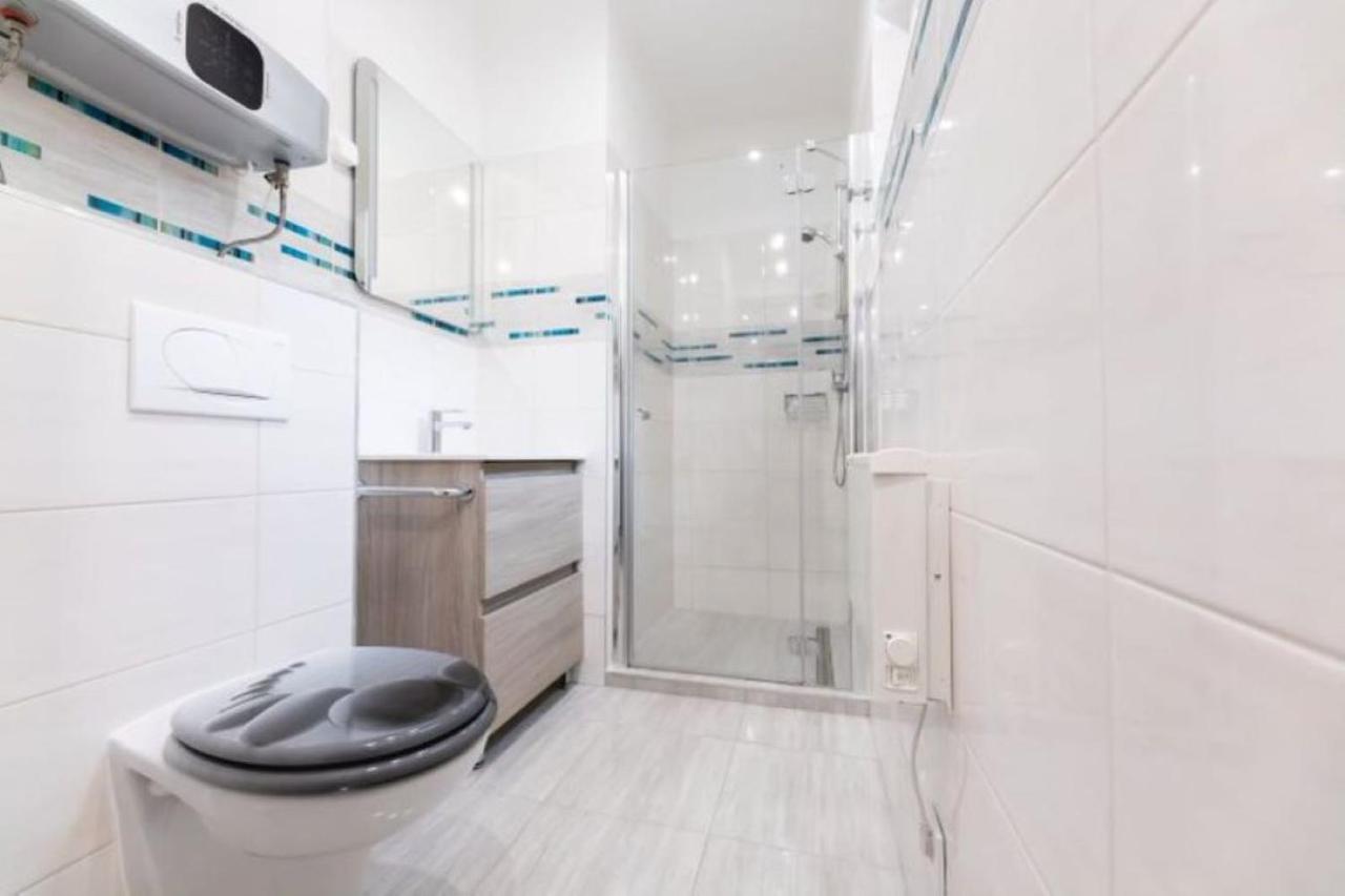 Bowery Guest Houses - Arnyas Vendeghazak บาลาโตนัลมาดี ภายนอก รูปภาพ