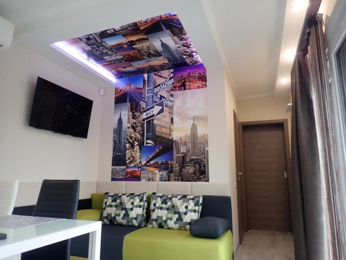 Bowery Guest Houses - Arnyas Vendeghazak บาลาโตนัลมาดี ภายนอก รูปภาพ