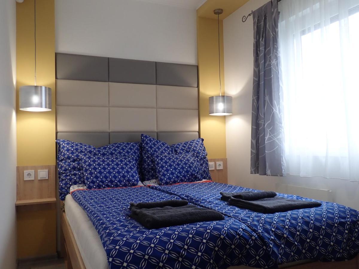 Bowery Guest Houses - Arnyas Vendeghazak บาลาโตนัลมาดี ภายนอก รูปภาพ