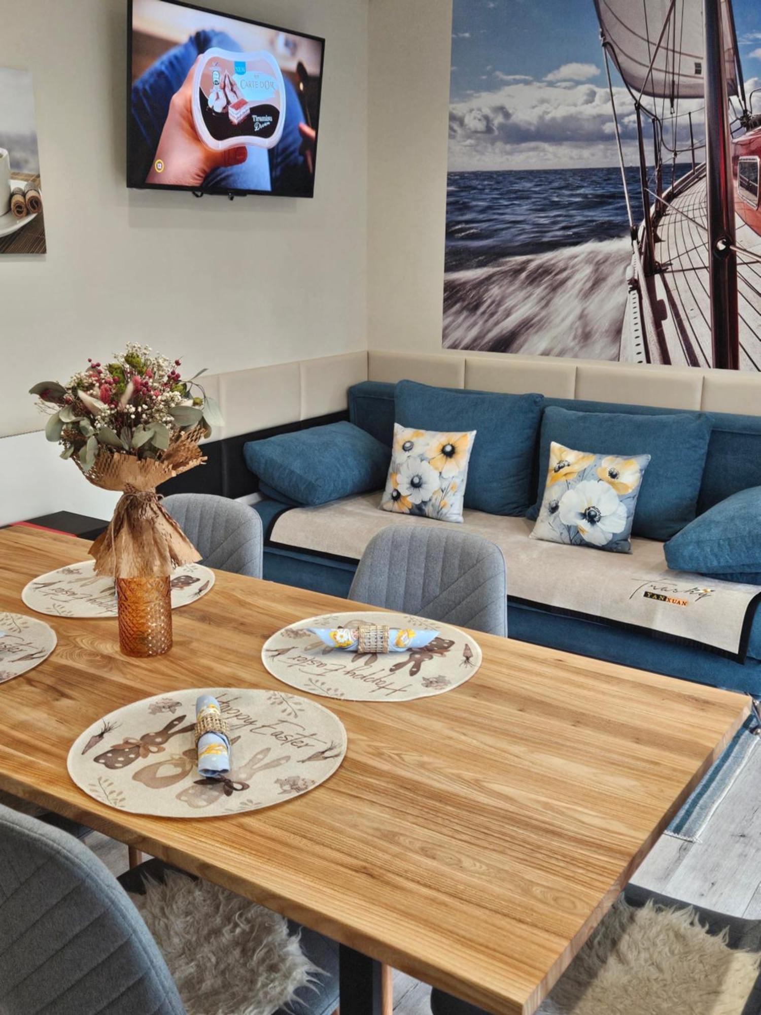 Bowery Guest Houses - Arnyas Vendeghazak บาลาโตนัลมาดี ภายนอก รูปภาพ